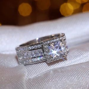 Luxury and Stylish Silver Ring for women